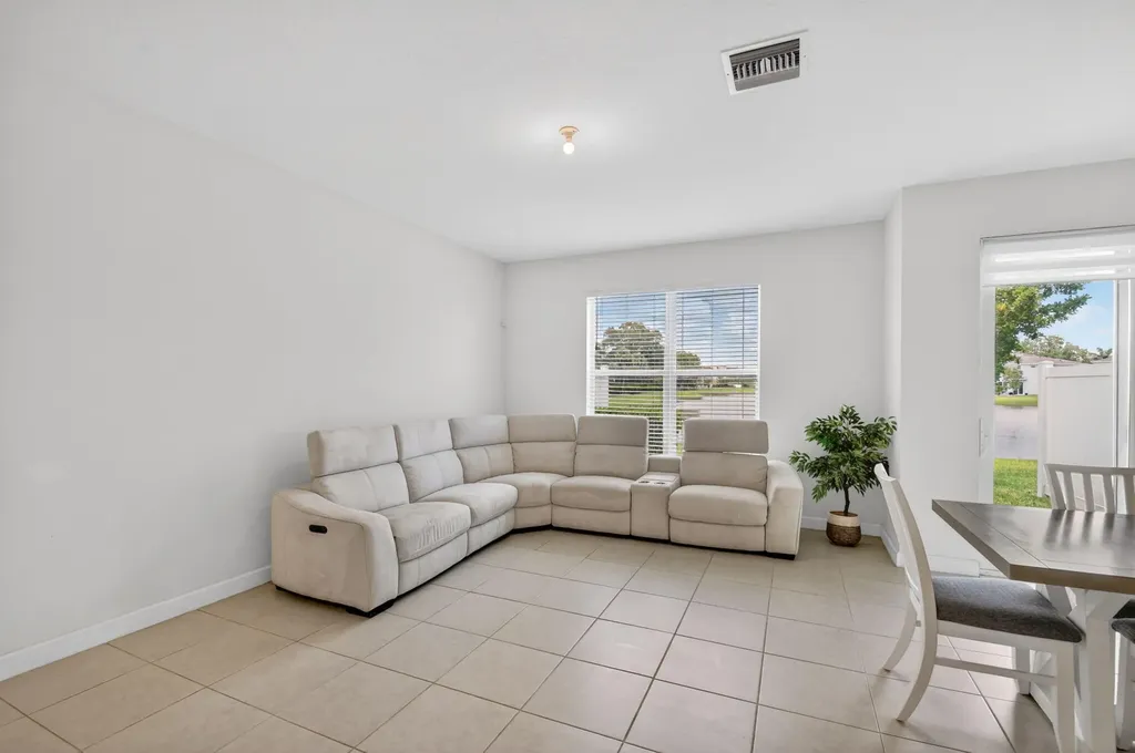 6933 N Harbours Edge Avenue Lake Worth FL 33467
