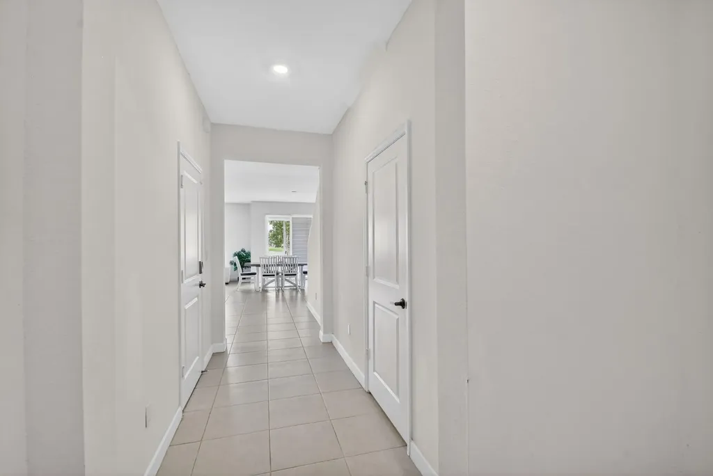 6933 N Harbours Edge Avenue Lake Worth FL 33467
