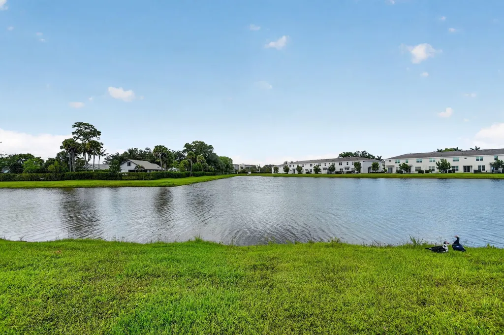 6933 N Harbours Edge Avenue Lake Worth FL 33467