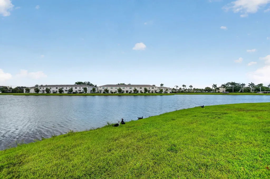 6933 N Harbours Edge Avenue Lake Worth FL 33467