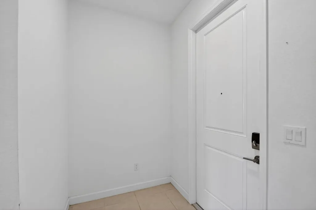 6933 N Harbours Edge Avenue Lake Worth FL 33467