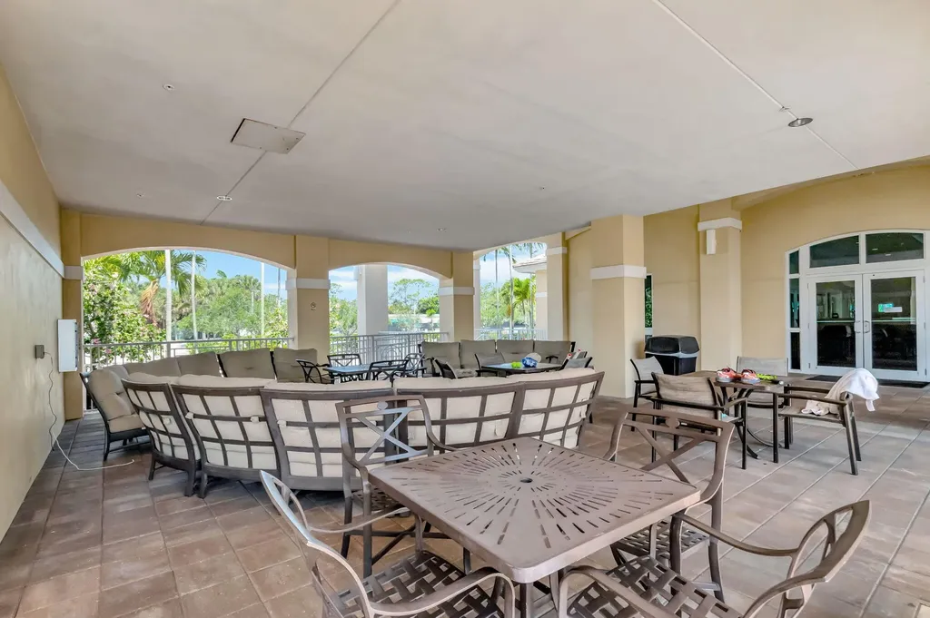 6933 N Harbours Edge Avenue Lake Worth FL 33467