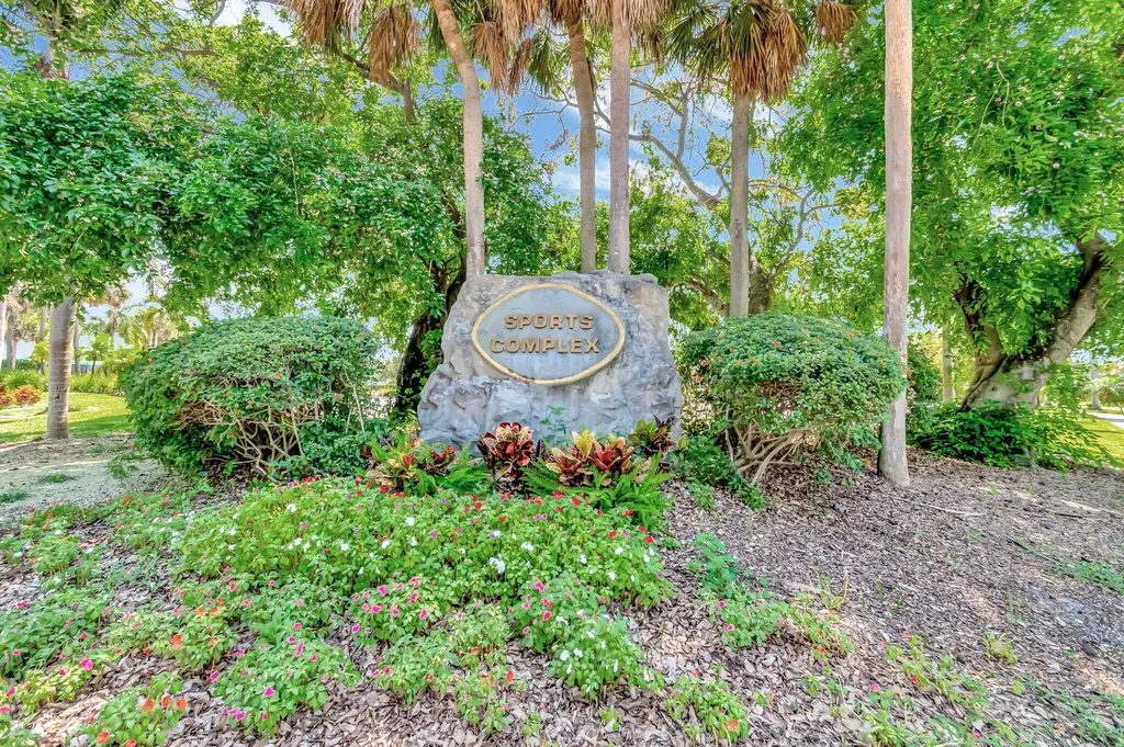 6933 N Harbours Edge Avenue Lake Worth FL 33467