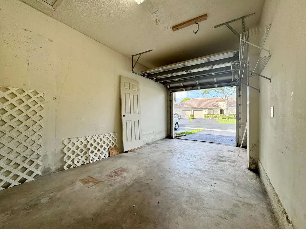 4989 SW 32nd Terrace Dania Beach FL 33312