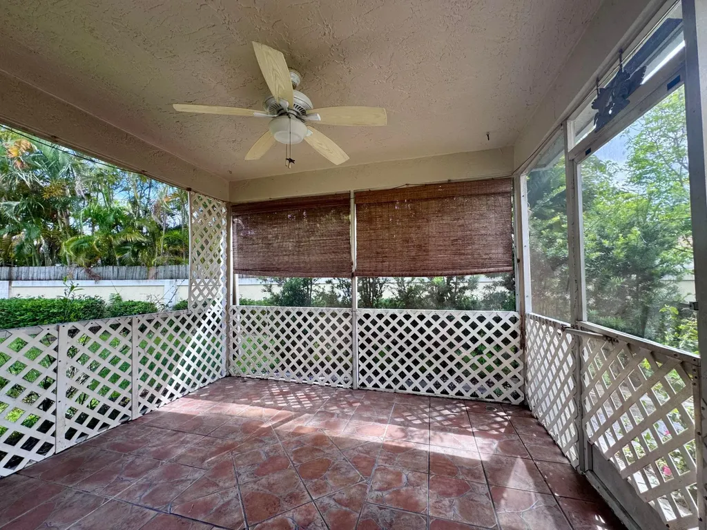 4989 SW 32nd Terrace Dania Beach FL 33312
