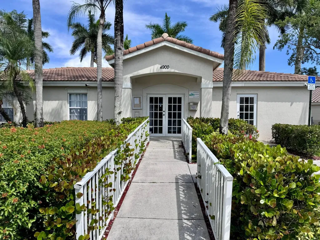 4989 SW 32nd Terrace Dania Beach FL 33312