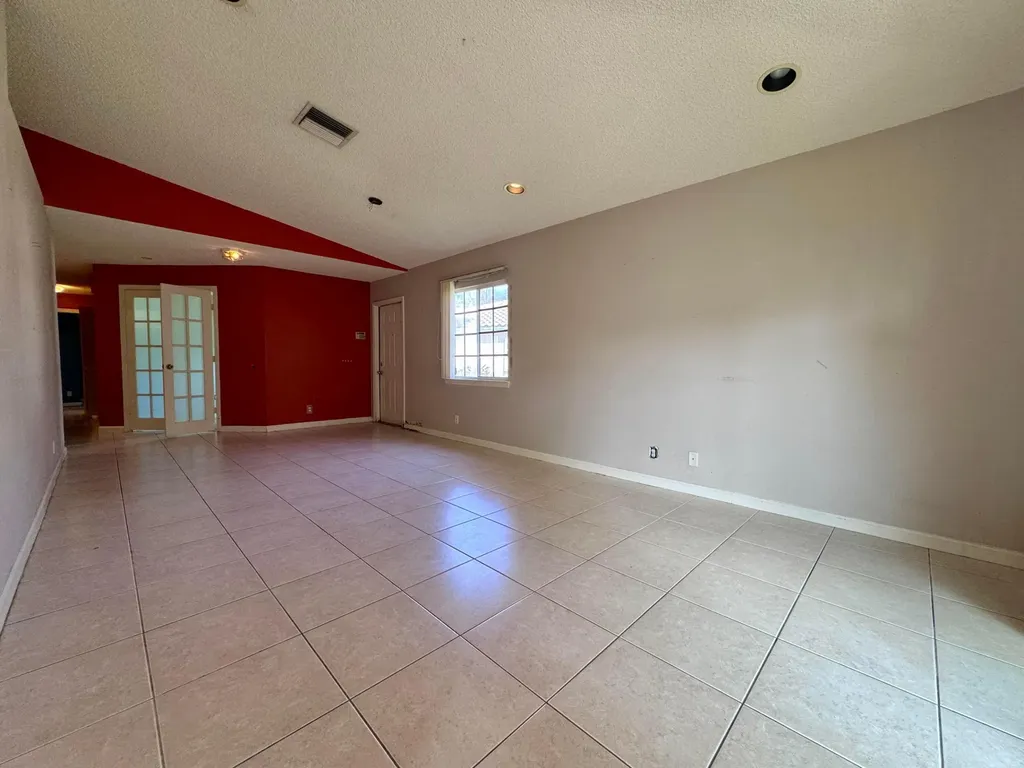 4989 SW 32nd Terrace Dania Beach FL 33312