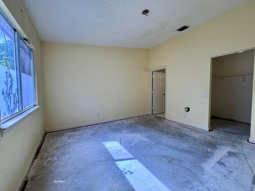 4989 SW 32nd Terrace Dania Beach FL 33312
