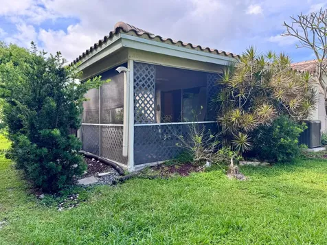 4989 SW 32nd Terrace Dania Beach FL 33312