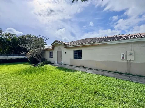 4989 SW 32nd Terrace Dania Beach FL 33312