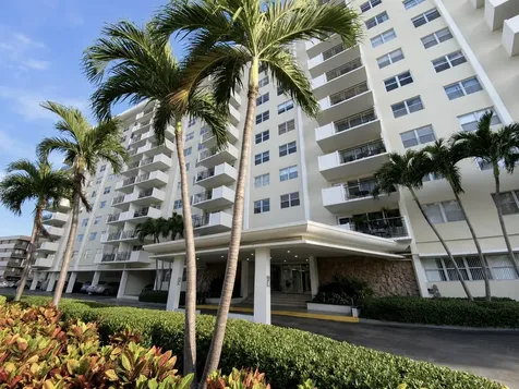 401 Golden Isle Drive Hallandale Beach FL 33009