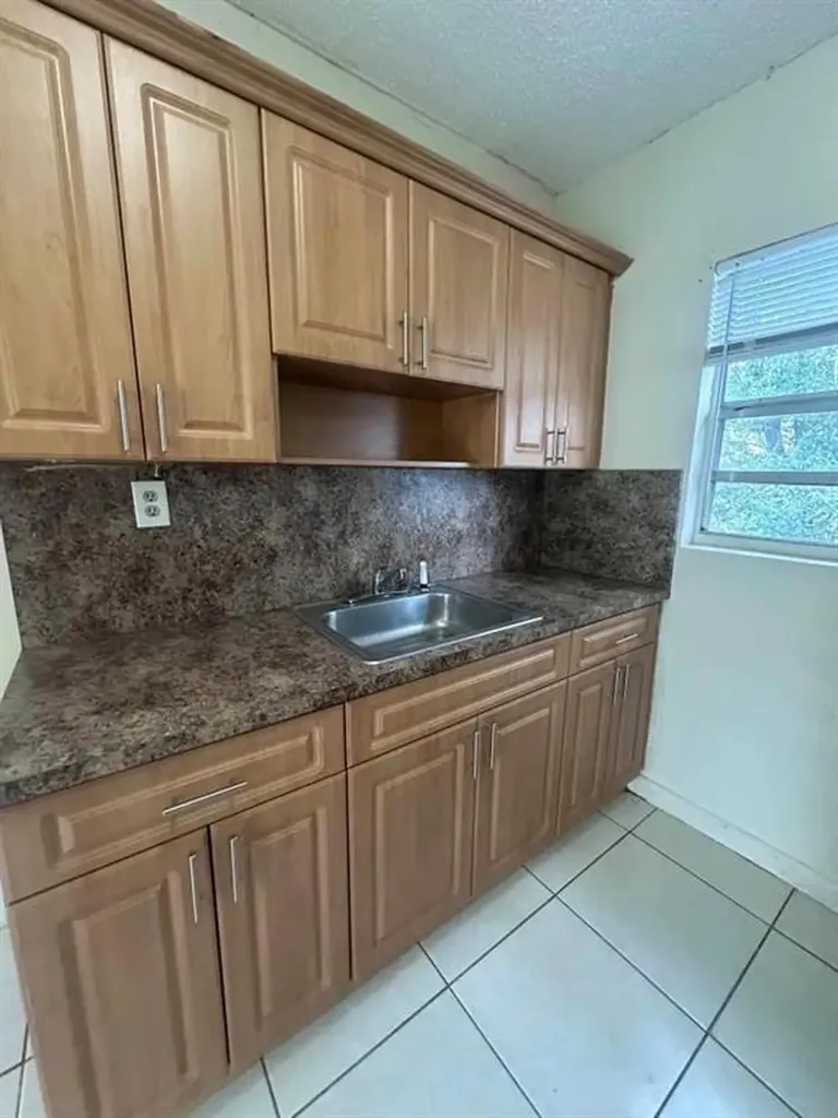 633 NW 15th Terrace Fort Lauderdale FL 33311