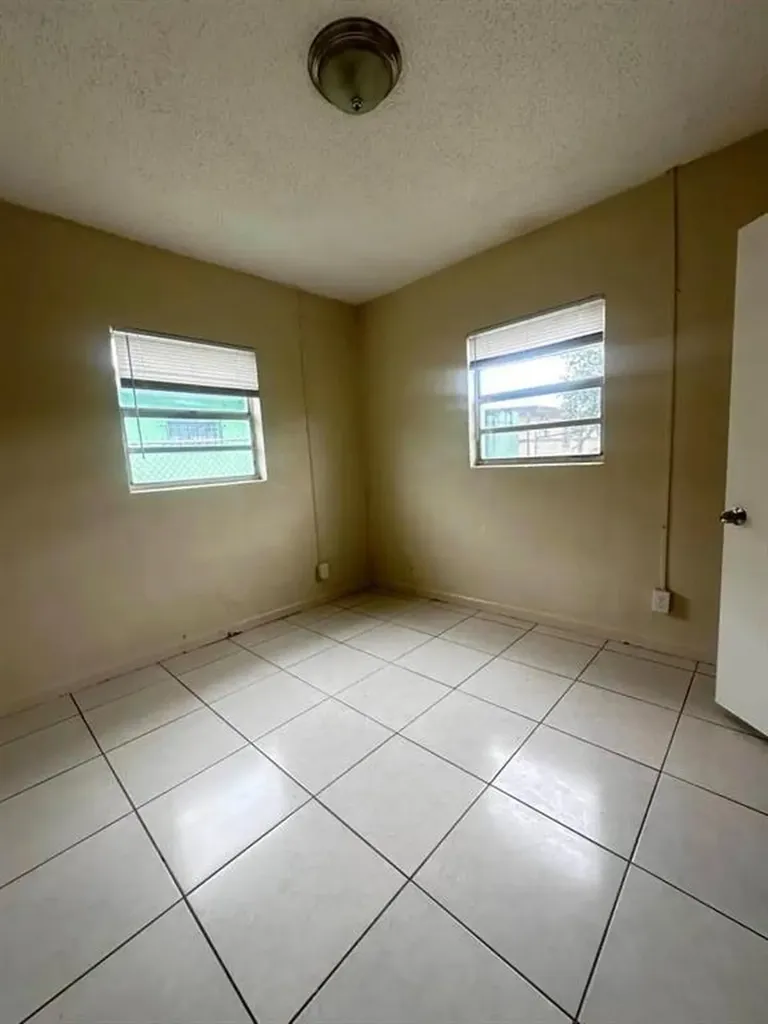 633 NW 15th Terrace Fort Lauderdale FL 33311