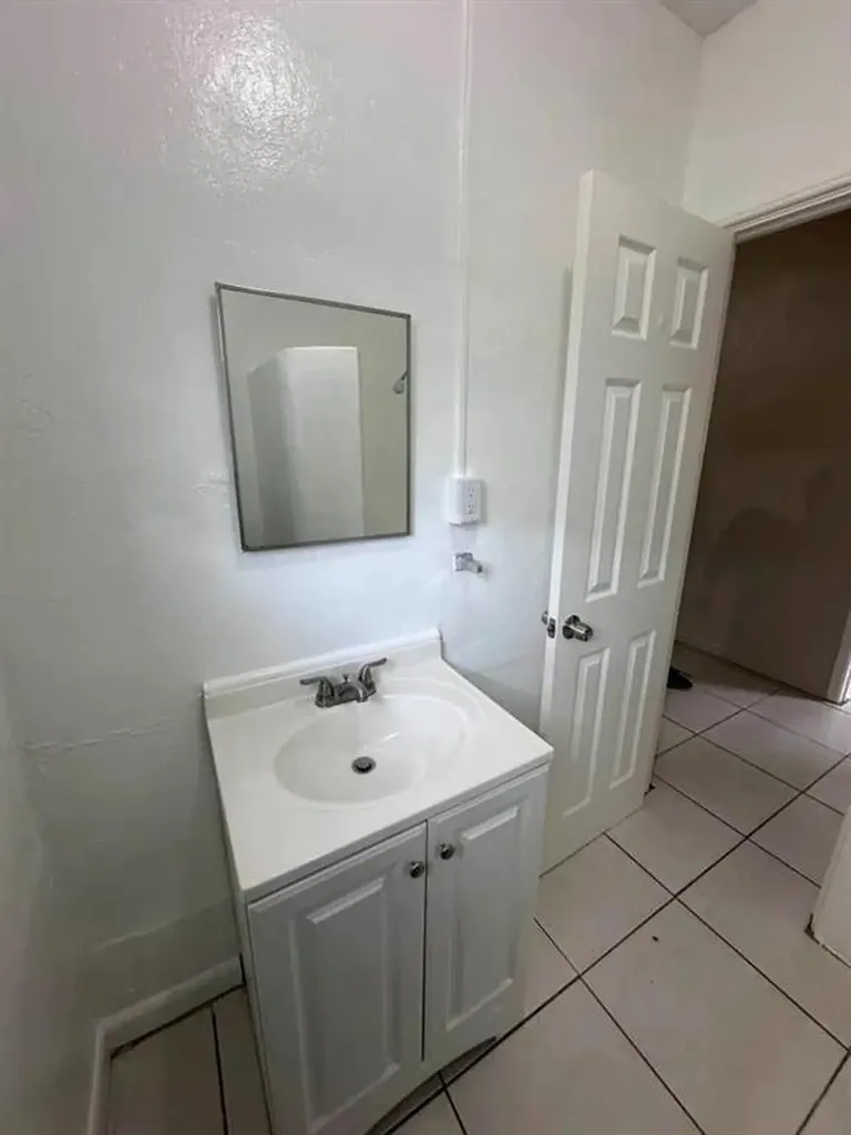 633 NW 15th Terrace Fort Lauderdale FL 33311