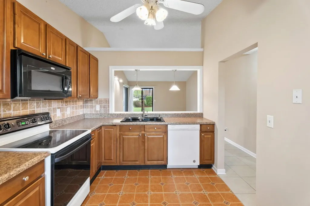 2242 SE Breckenridge Circle Port St Lucie FL 34952