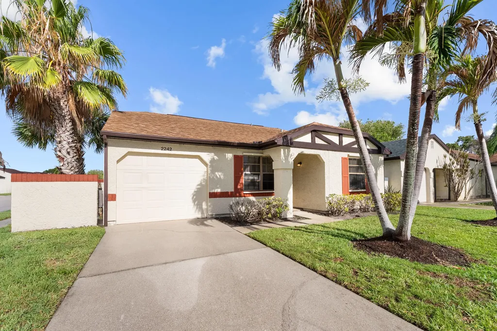 2242 SE Breckenridge Circle Port St Lucie FL 34952