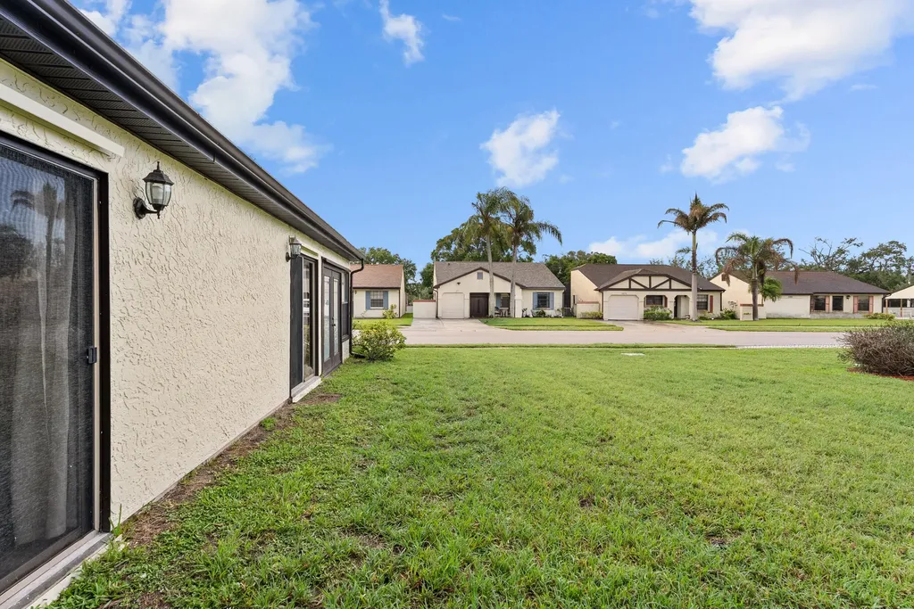 2242 SE Breckenridge Circle Port St Lucie FL 34952