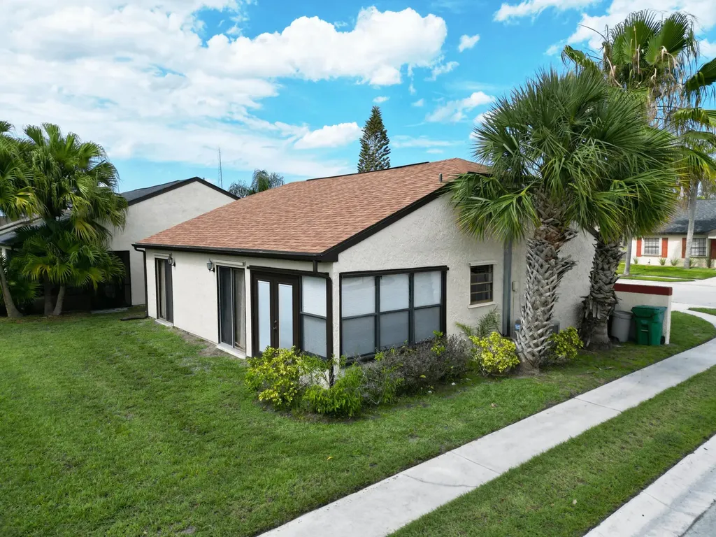 2242 SE Breckenridge Circle Port St Lucie FL 34952