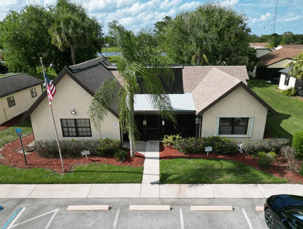 2242 SE Breckenridge Circle Port St Lucie FL 34952