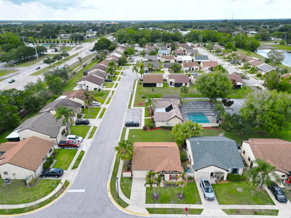 2242 SE Breckenridge Circle Port St Lucie FL 34952