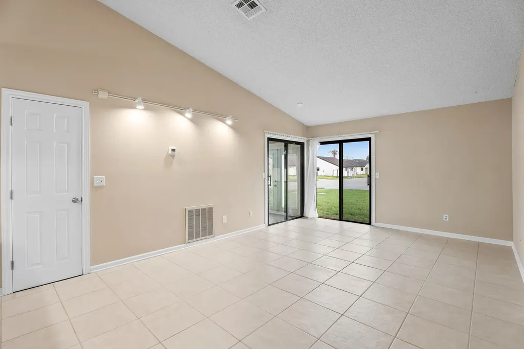 2242 SE Breckenridge Circle Port St Lucie FL 34952