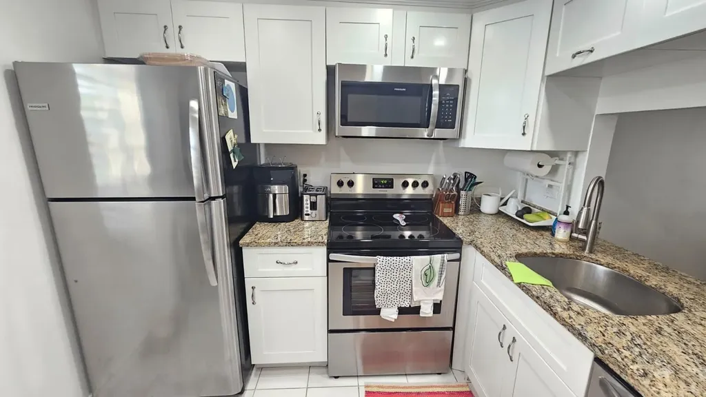 9235 Lagoon Place Davie FL 33324