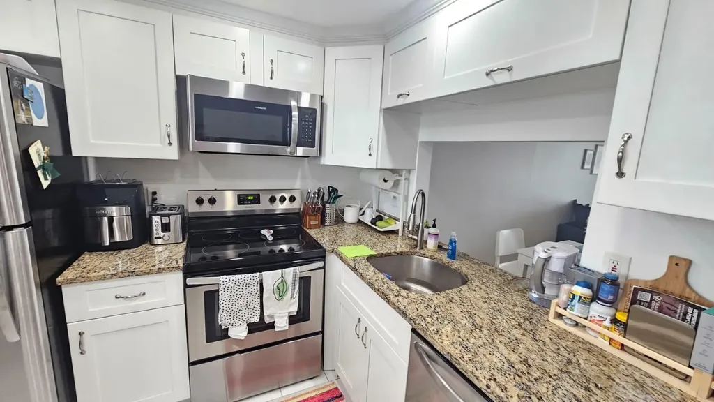 9235 Lagoon Place Davie FL 33324