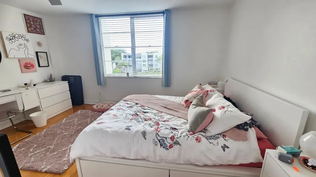 9235 Lagoon Place Davie FL 33324