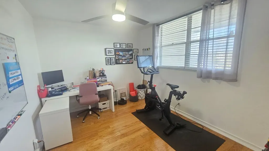 9235 Lagoon Place Davie FL 33324