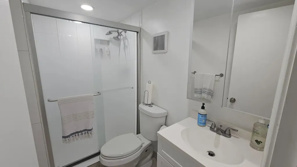 9235 Lagoon Place Davie FL 33324