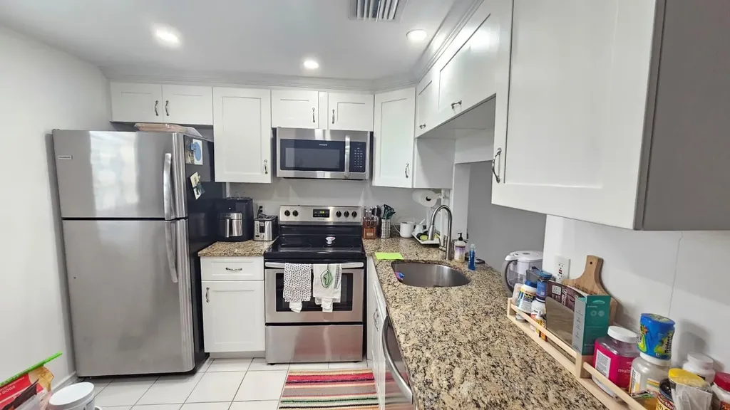 9235 Lagoon Place Davie FL 33324