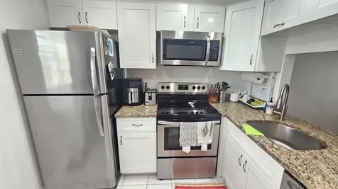 9235 Lagoon Place Davie FL 33324