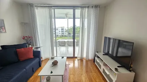 9235 Lagoon Place Davie FL 33324