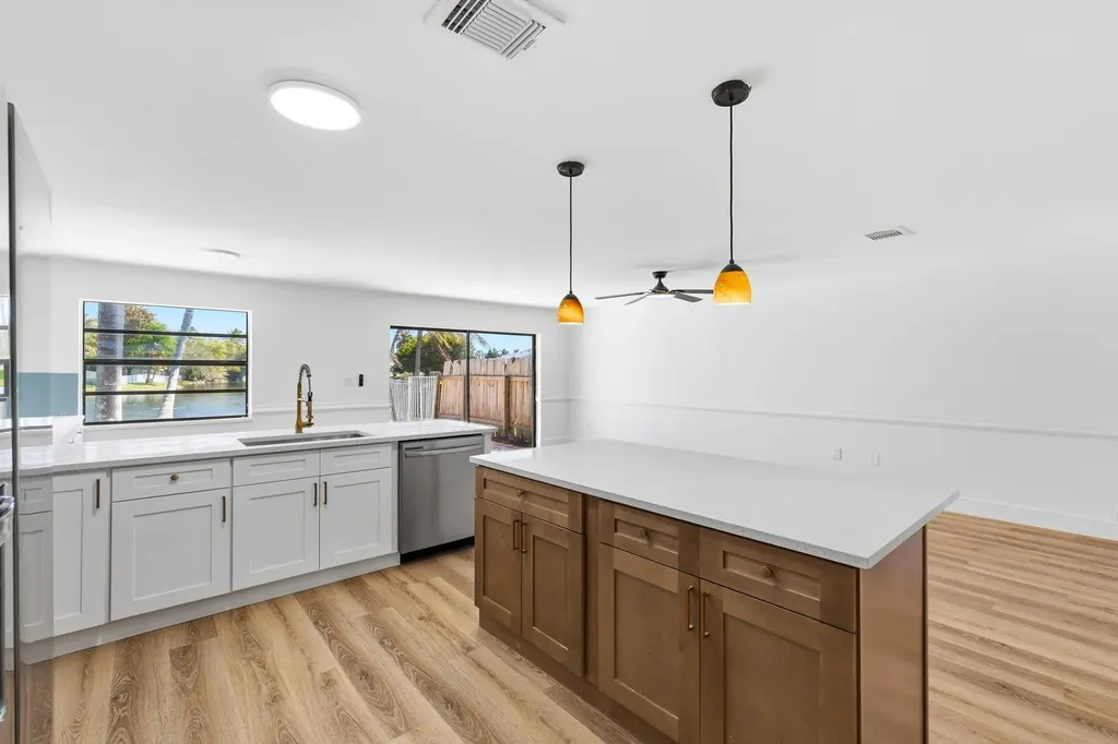 820 Rock Hill Avenue Davie FL 33325