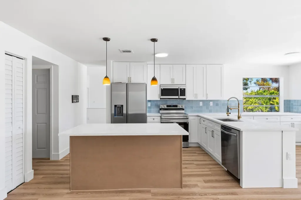 820 Rock Hill Avenue Davie FL 33325