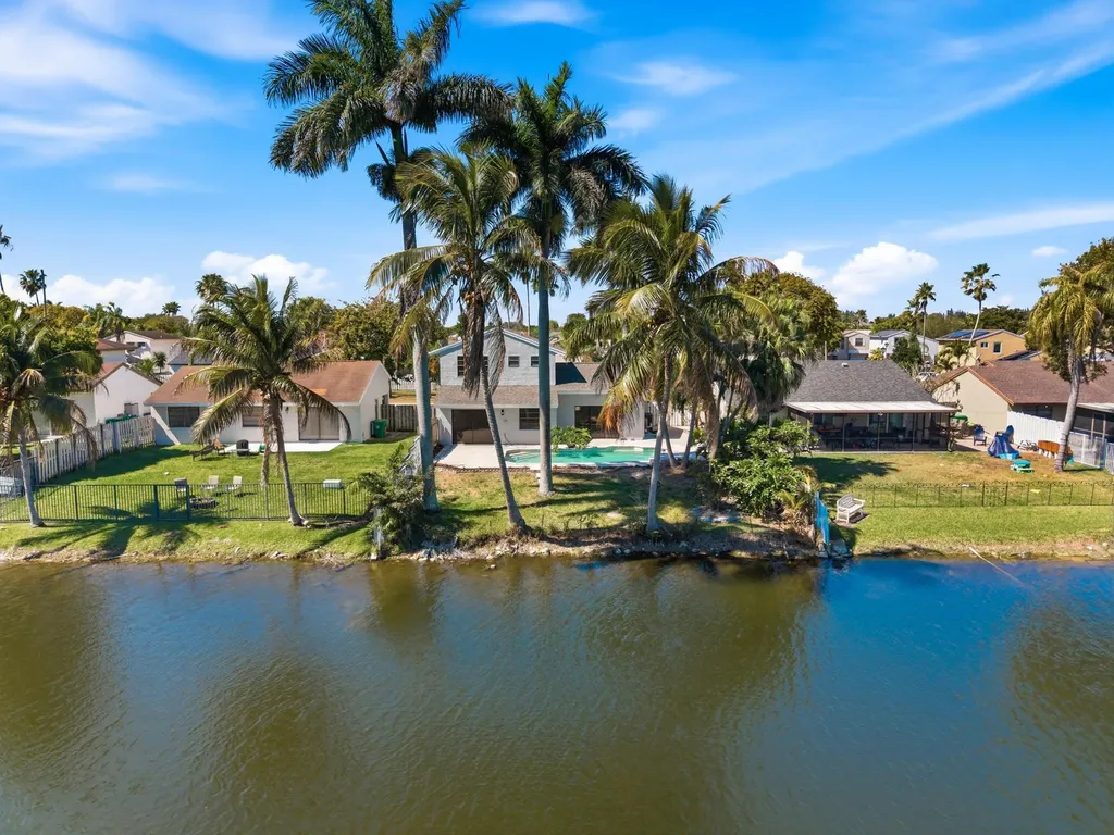 820 Rock Hill Avenue Davie FL 33325