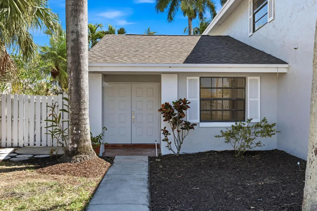 820 Rock Hill Avenue Davie FL 33325