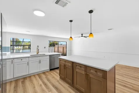 820 Rock Hill Avenue Davie FL 33325