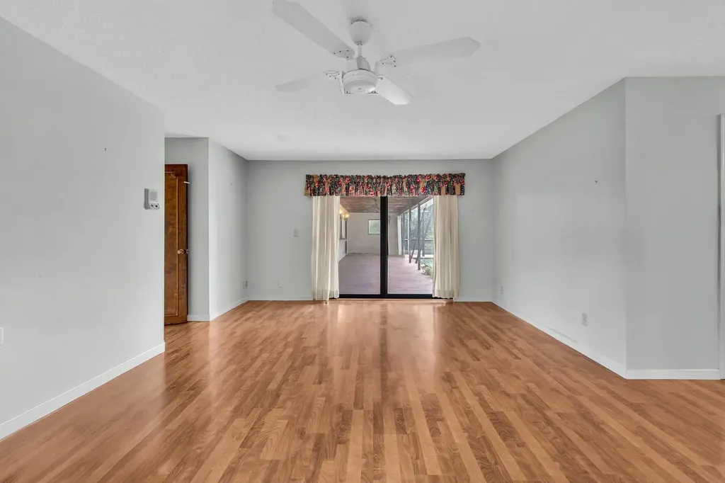175 NW 84th Way Coral Springs FL 33071