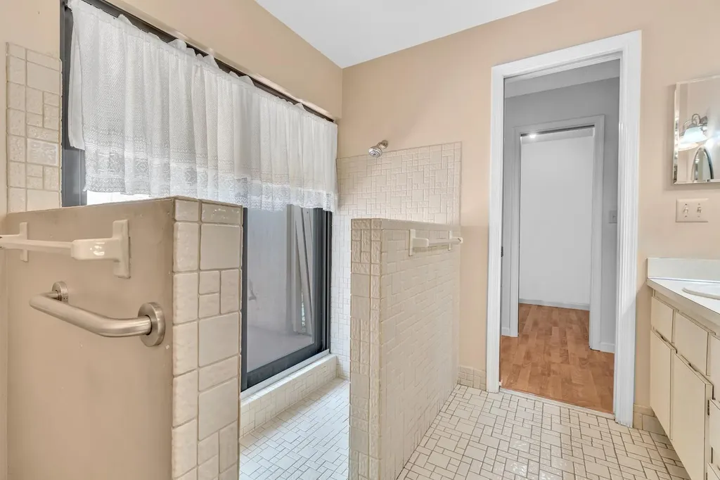 175 NW 84th Way Coral Springs FL 33071