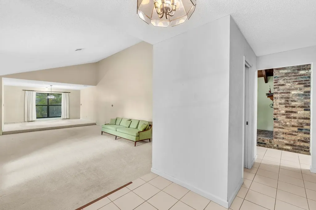 175 NW 84th Way Coral Springs FL 33071