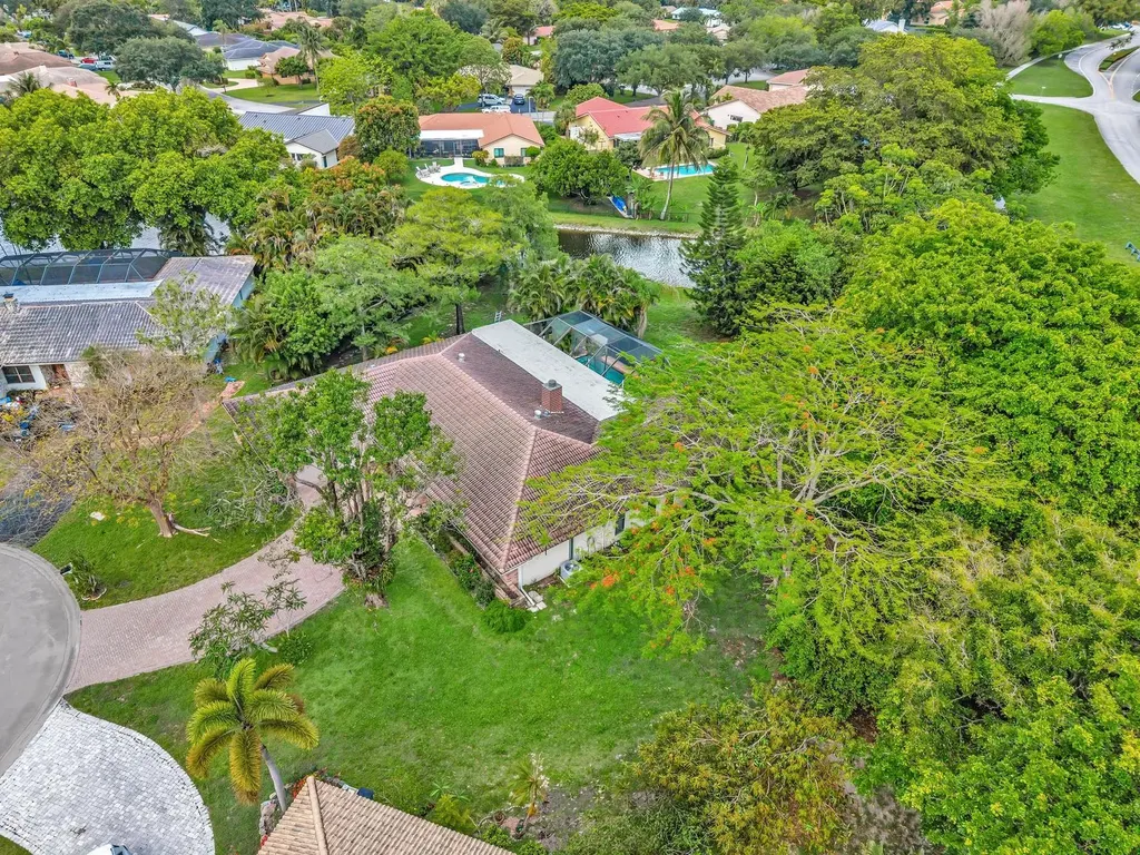 175 NW 84th Way Coral Springs FL 33071