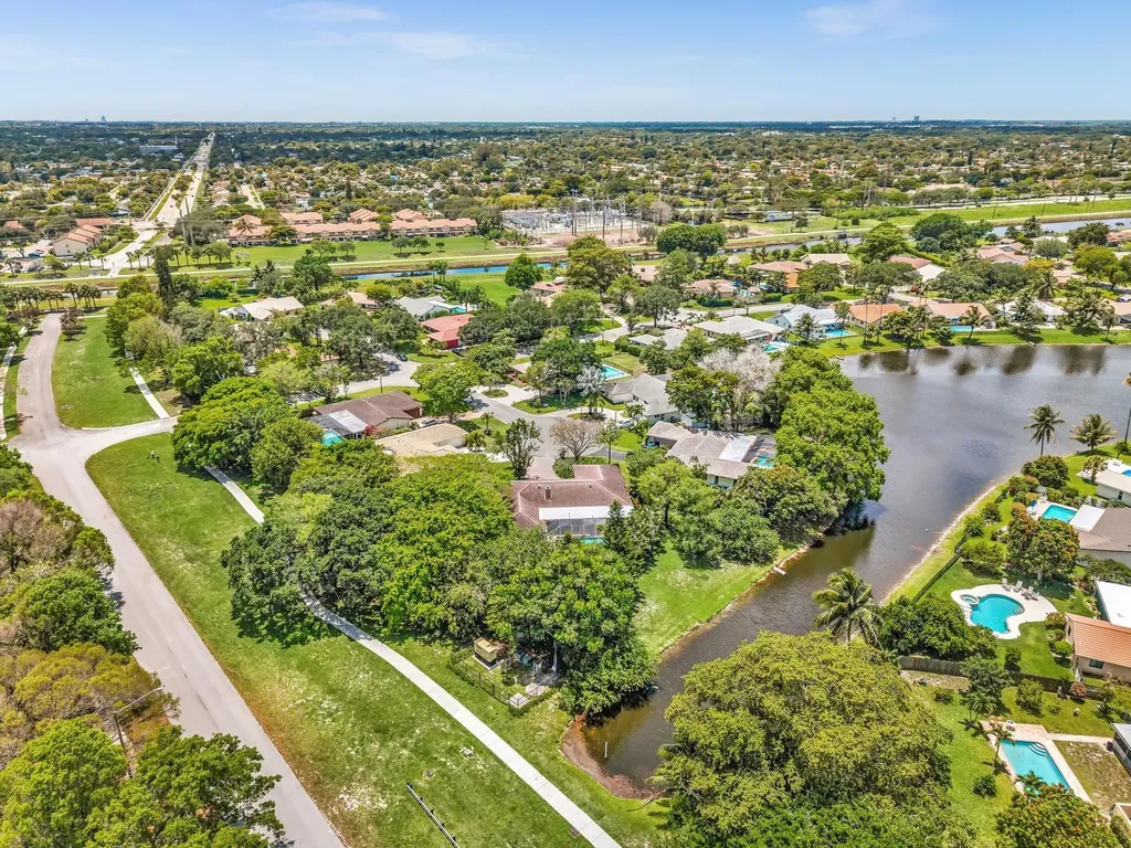 175 NW 84th Way Coral Springs FL 33071