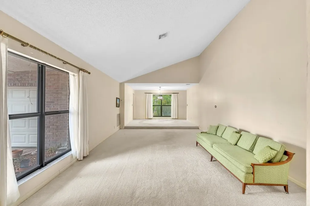 175 NW 84th Way Coral Springs FL 33071