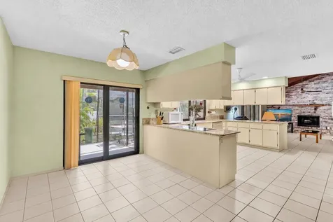 175 NW 84th Way Coral Springs FL 33071