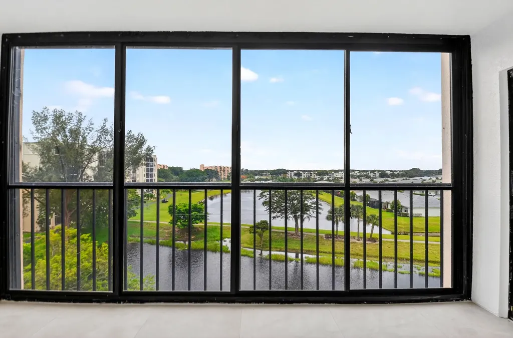 6866 Huntington Lane Delray Beach FL 33446