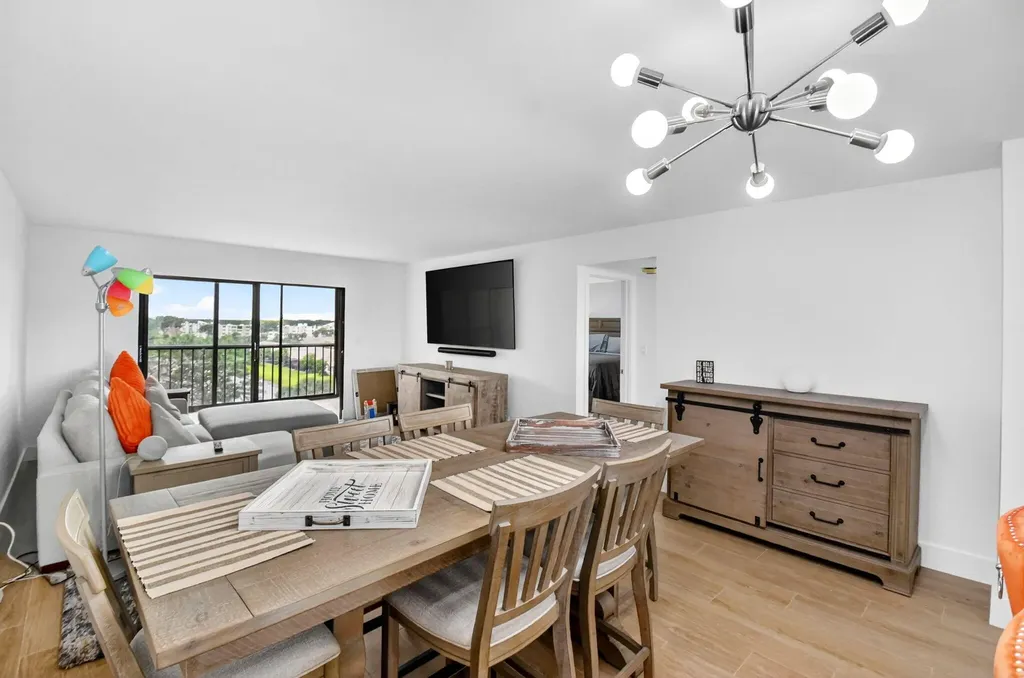 6866 Huntington Lane Delray Beach FL 33446