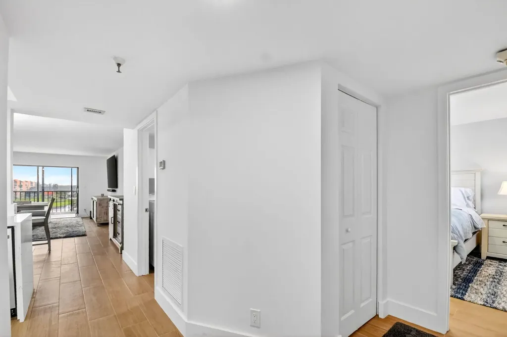 6866 Huntington Lane Delray Beach FL 33446