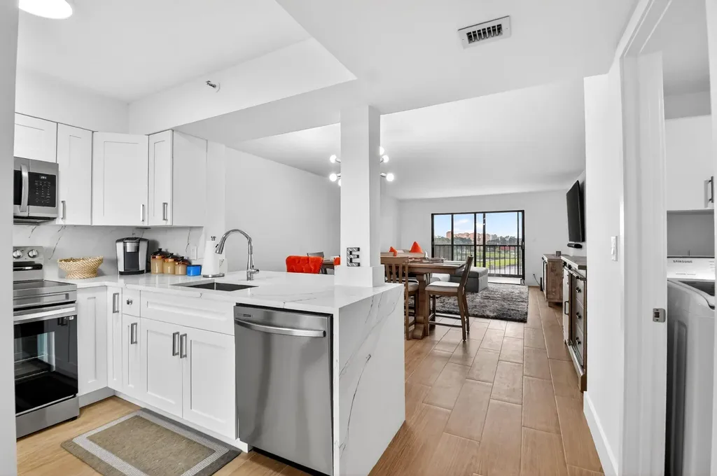 6866 Huntington Lane Delray Beach FL 33446