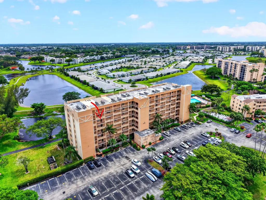 6866 Huntington Lane Delray Beach FL 33446